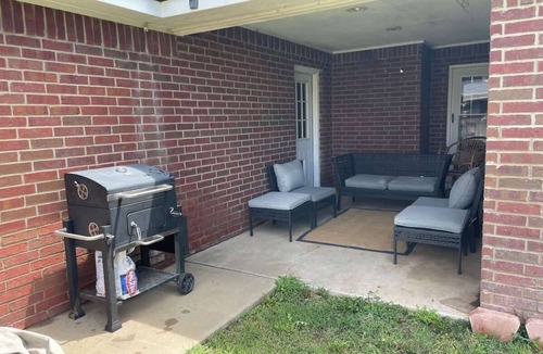 Amarillo House | 4BR Sleep 10 Family Home Amarillo + AI Data Center