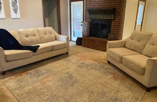 Amarillo House | 4BR Sleep 10 Family Home Amarillo + AI Data Center