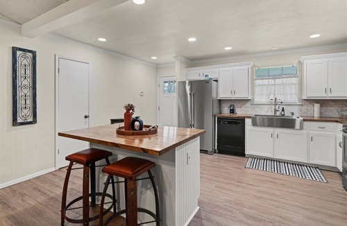 Georgetown House | 4BR Sleeps 11 | Near Dell Diamond + Summer Nights