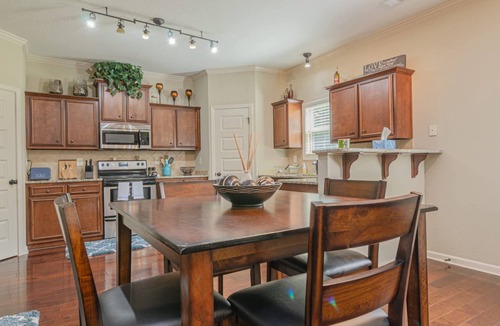 Fortson House | 4BR Sleeps10 PoolTable Grill Parking Near Ft Moore