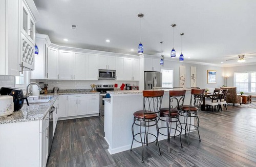 East Ocean View House | 4BR Spacious Retreat Walk to Beach Pets OK