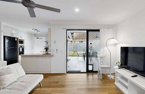 Springfield House | 4BR Sweet Home Spingfield