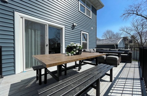Cedar Falls House | 4BR Upscale Family Retreat Near UNI, Sleeps 13