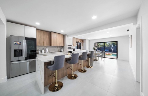 Hollywood Hills House | 4BR Villa | Heated Pool & BBQ, 10 Min to Hard Rock