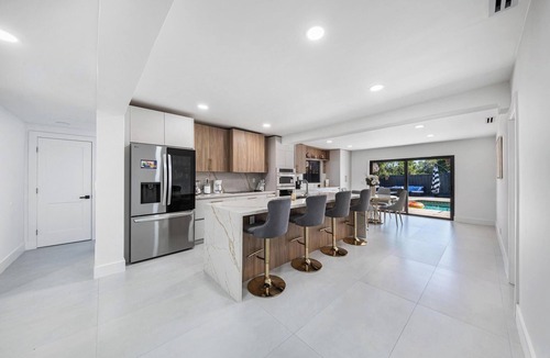 Hollywood Hills House | 4BR Villa | Heated Pool & BBQ, 10 Min to Hard Rock
