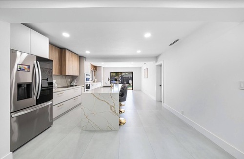 Hollywood Hills House | 4BR Villa | Heated Pool & BBQ, 10 Min to Hard Rock
