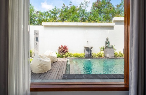 Ungasan Villa | 4BR Villa Uluwatu | Pool | 7 min to Melasti Beach | Rooftop Bar | Sunset Views |