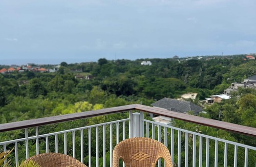 Ungasan Villa | 4BR Villa Uluwatu | Pool | 7 min to Melasti Beach | Rooftop Bar | Sunset Views |