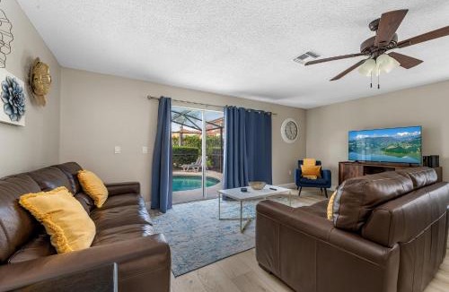 Lake Berkley House | 4BR w Heated Pool near Disney & Lake - Sleeps 10