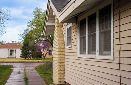 Amarillo House | 4BR w/Man Cave & She Cave Fun!