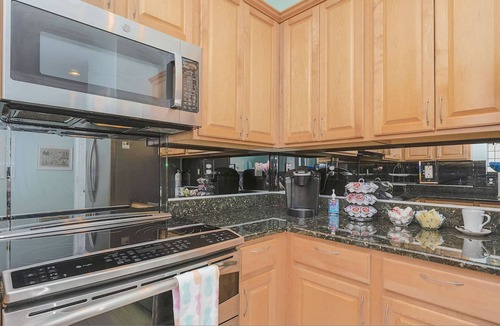 Sandbridge Apartment | 4BR Waterfront Penthouse Pool Views