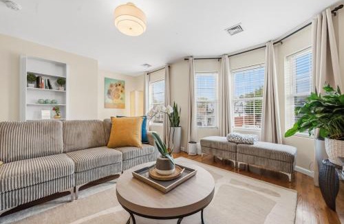 South Side House | 4BR World Cup Base-Sleeps 11-Easy Met-Life Access-Grand Central 30 mins
