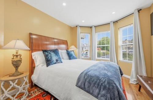 South Side House | 4BR World Cup Base-Sleeps 11-Easy Met-Life Access-Grand Central 30 mins