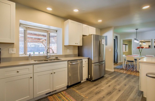 Skyway Condo | 4brbroadmoor Retreathottub, Firepit, Near Trails
