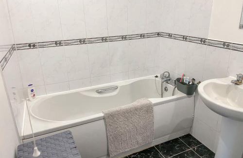 Lichfield Apartment | 4c Gaia Lane