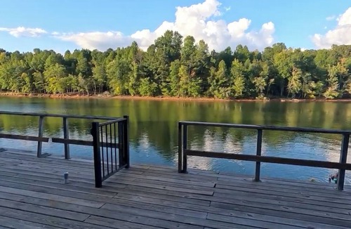 Dawsonville House | 4k sf House on the Lake with Boat Slip & room for Multiple Generations