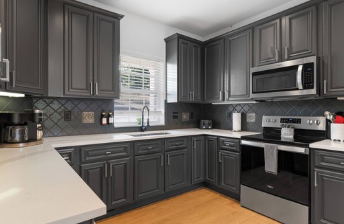 Branson House | 4King Suites, Private Deck, Pool, Restaurant, Golf Course