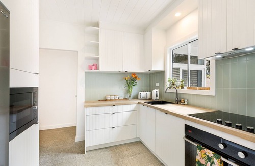 Macmasters Beach House | 4min Walk to the Beach