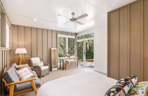 Macmasters Beach House | 4min Walk to the Beach