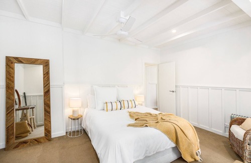 Macmasters Beach House | 4min Walk to the Beach