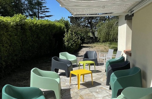 Varaville House | 4mn-sea-Cabourg 16p. gîte heated pool, fireplace, ping pong table etc.