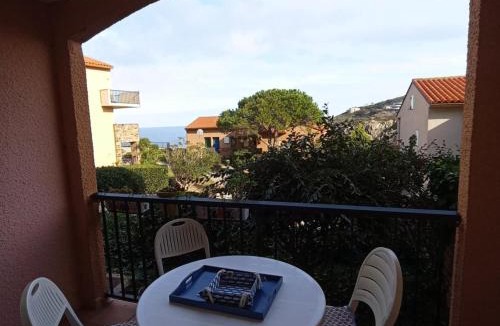 Collioure Apartment | 4RB86 Appartement type T2 cabine dans résidence bord de mer à Collioure