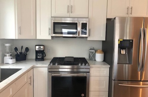 Harvey Cedars House | 4th from the OCEAN! SLEEPS 10!