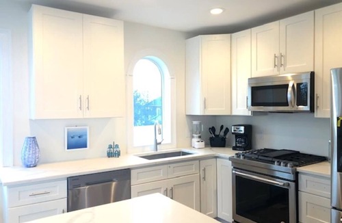 Harvey Cedars House | 4th from the OCEAN! SLEEPS 10!