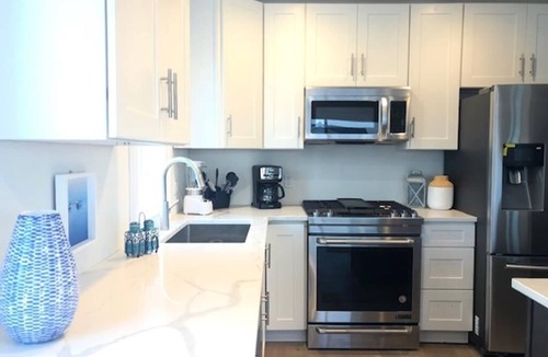 Harvey Cedars House | 4th from the OCEAN! SLEEPS 10!