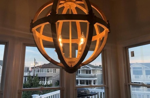 Harvey Cedars House | 4th from the OCEAN! SLEEPS 10!