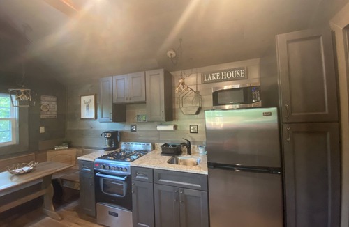 Town of Webb Cottage | "4th Lake" One Bedroom, Luxury Waterfront Cottage at The Lakes, Old Forge