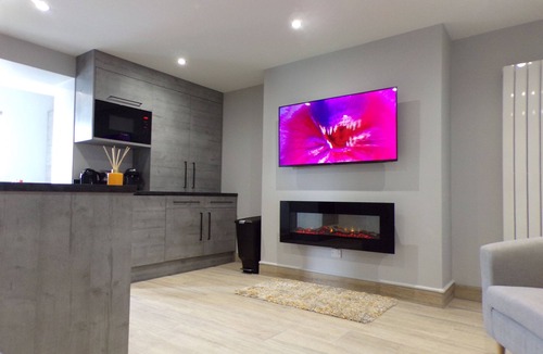 Barton-on-Sea Apartment | 4thedome