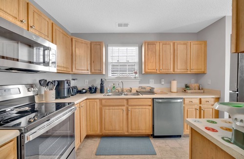 Huntcliff House | 4TVs★3Beds★Fully Stocked Kitchen★Spacious Getaway