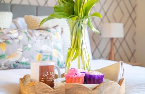 Ely Apartment | 4x Bed Elegant Home with Parking