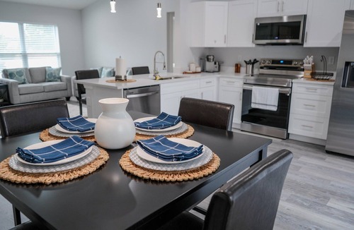 Ocala House | 5.0 Rated 3BR Retreat Gated Patio Near WEC