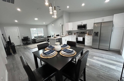 Ocala House | 5.0 Rated 3BR Retreat Gated Patio Near WEC