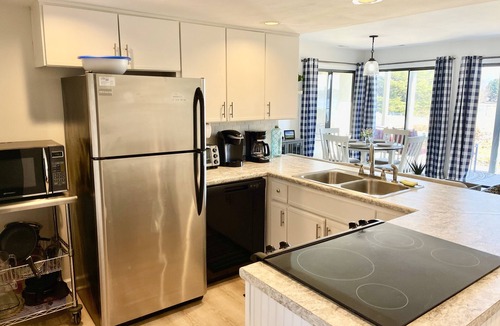 North Shore Condo | 5/31-6/11 AVAIL BERNARDS LANDING-BEST AMENITIES-KAYAK FLOATS &10% OFF BOAT TOURS