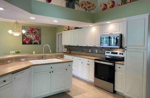 Pine Valley Apartment | 5/4, Saltwater Pool & Spa, Golf Course viewnn