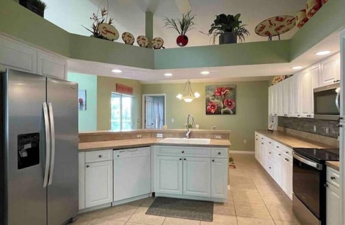 Pine Valley Apartment | 5/4, Saltwater Pool & Spa, Golf Course viewnn