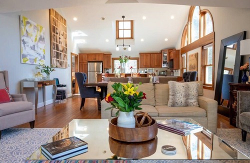 Lee House | $5,500/mo Special * Private Berkshire Escape*