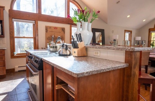 Lee House | $5,500/mo Special * Private Berkshire Escape*