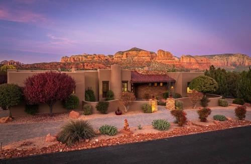 Oak Creek House | 5.5k Sqft Luxury Home with Large Suites, Views, Hot Tub & Firepit