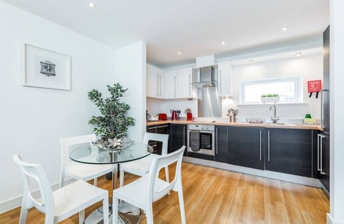 Guildford Apartment | 5 Abbots Yard - 2 bedroom apartment