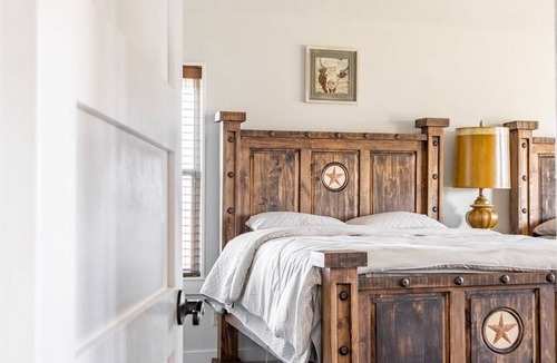 Hutto Other | 5 AC | Sleeps 14 | Heated Pool