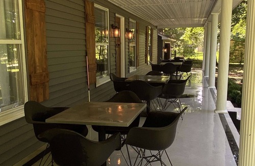 Little Flock House | 5 Acre Farmhouse+Dog Friendly+Game Room+2 King Bed