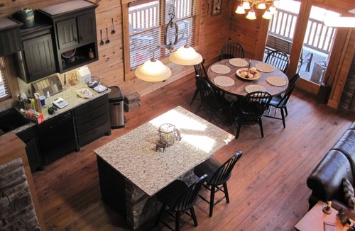 Buckhead Cabin | 5 Acre Lakefront Oconee Log Home! Dock, Fire Pit. Fish, Boat, Marina, Stables