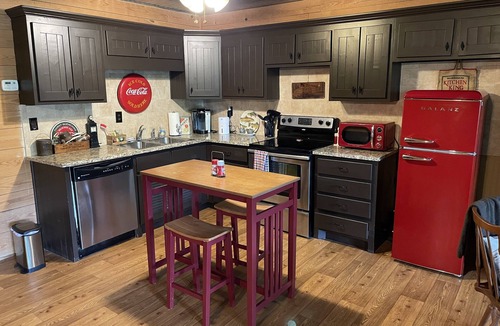 Buckhead Cabin | 5 Acre Lakefront Oconee Log Home! Dock, Fire Pit. Fish, Boat, Marina, Stables