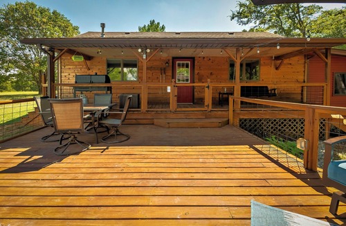 Wolf Creek House | 5 acre Paradise-Shawnee Wine Trail, Pool, Pond, Firepit, Pet Friendly