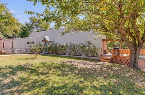 Belton House | 5 acre Retreat Waterfront! Kayaks, Disc golf +