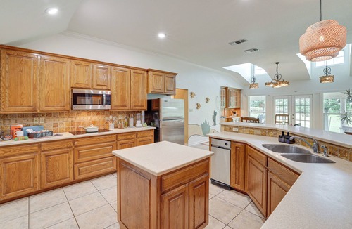 Crowley House | 5 Acres! Countryside Getaway Outside Fort Worth